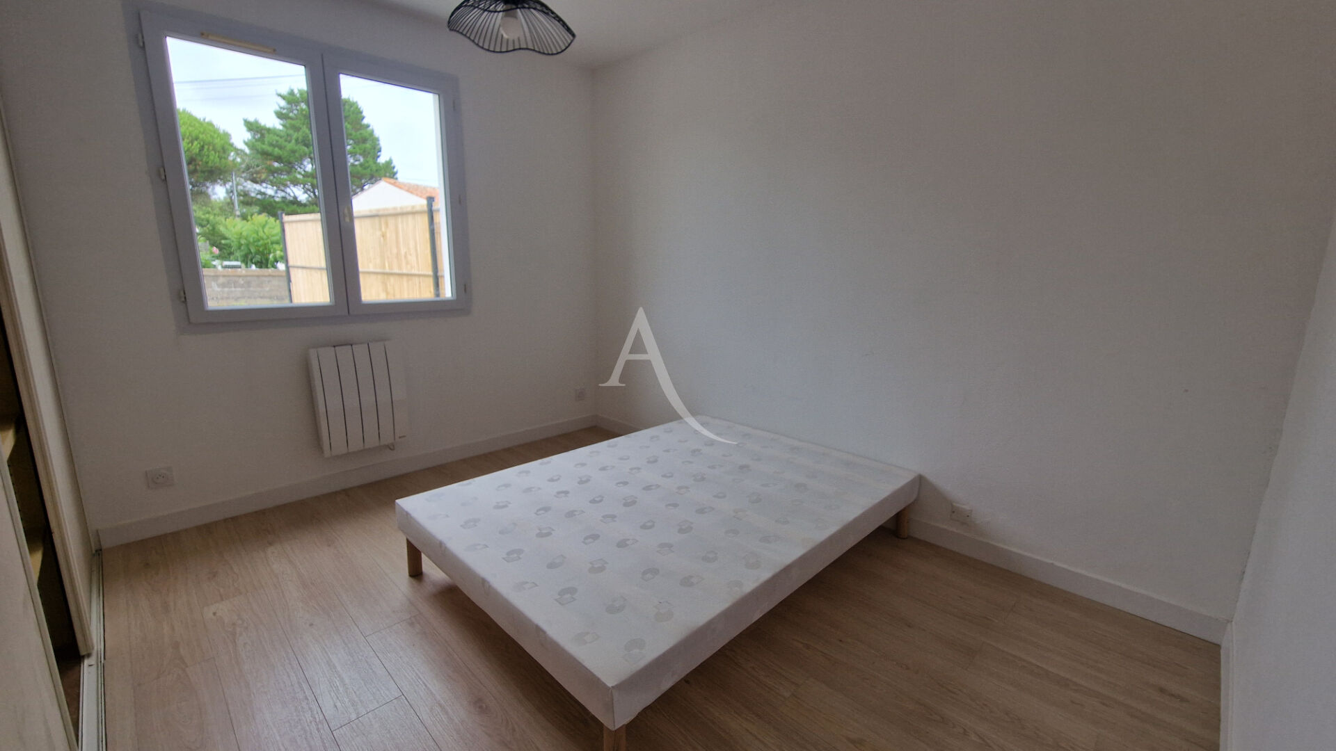 Photo Maison entièrement rénovée entre bourg et mer image 6/6