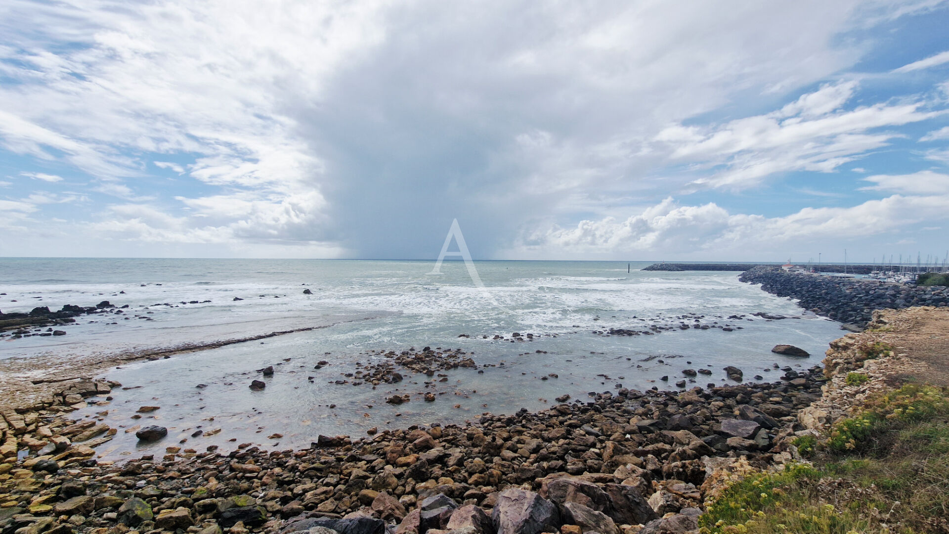 Photo Port de Bourgenay !Une propriété rare et d'exception image 6/6
