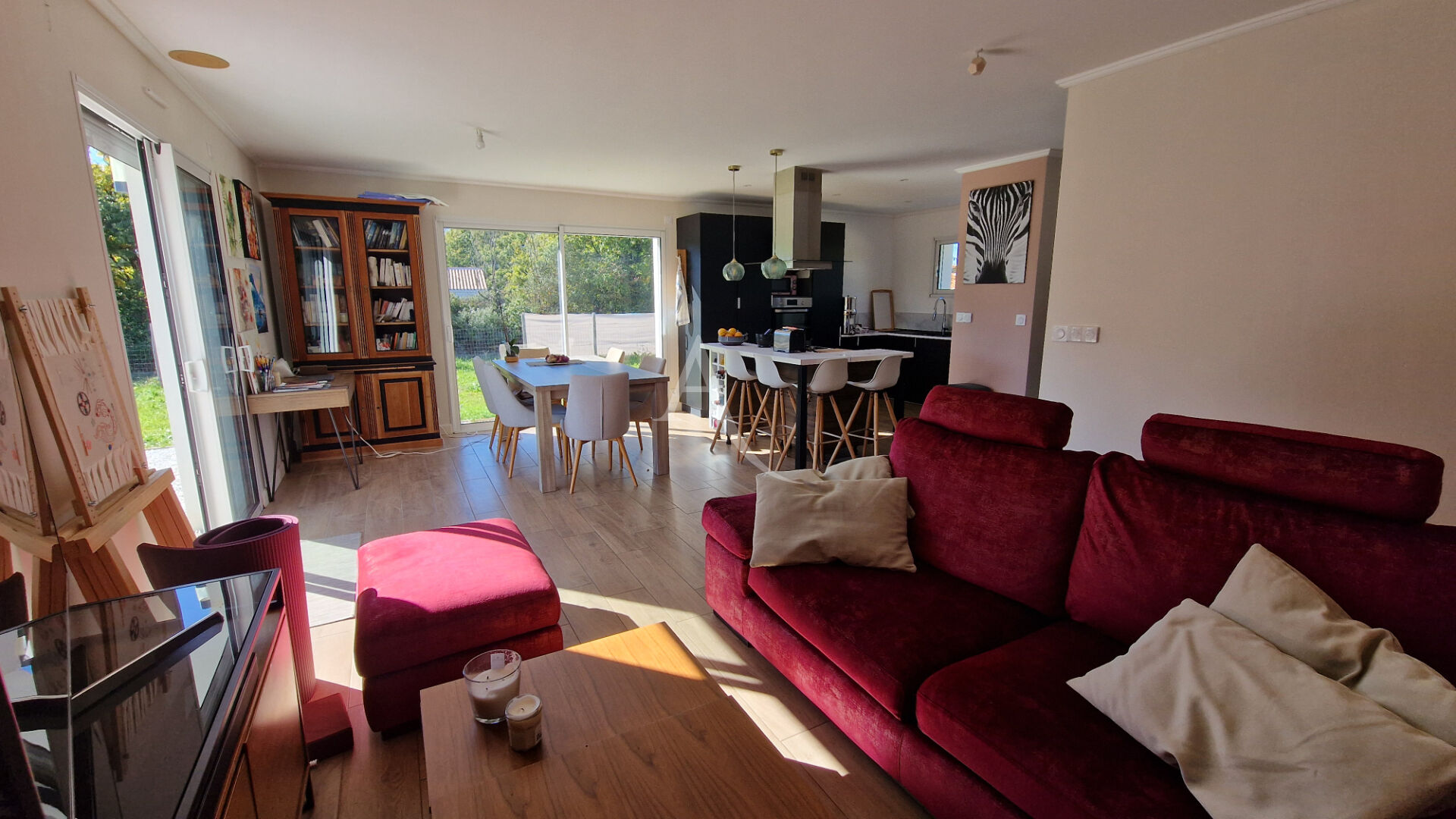 Photo Maison récente proche bourg image 1/6