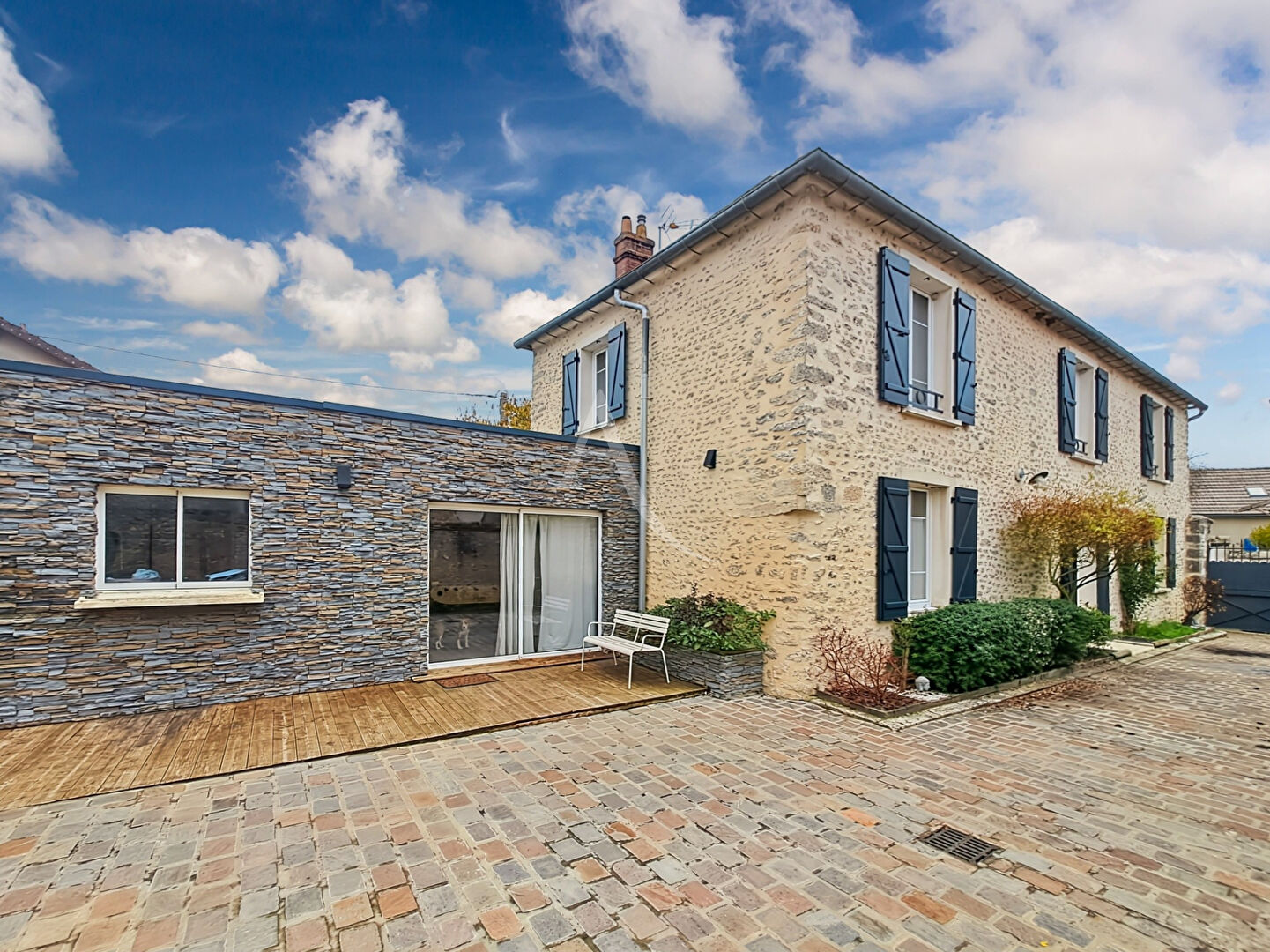 MAISON DE CHARME PROCHE ANGERVILLE