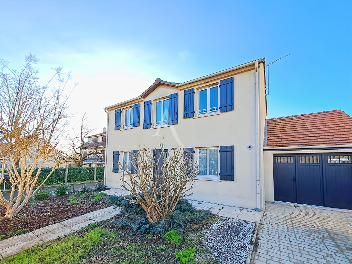 Agence immobilière de 
 L'Adresse  MASSY OPERA - L'ADRESSE ARPAJON 
