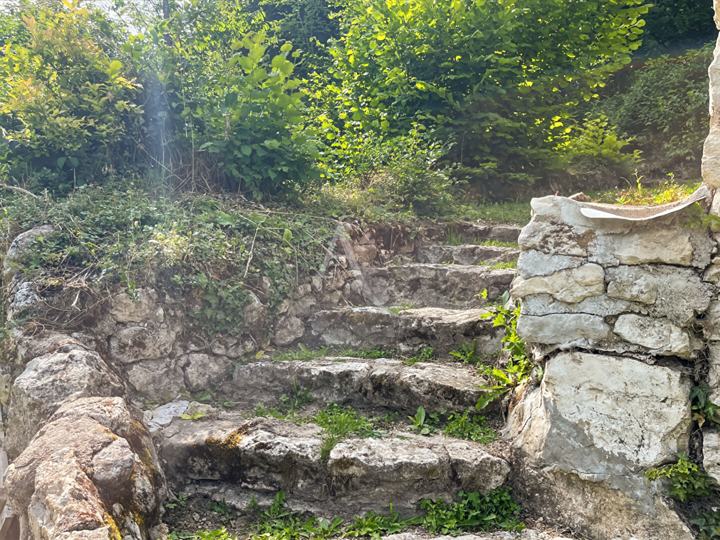 Photo MAISON DE CARACTERE EN PIERRE DU XVIIIème image 2/6