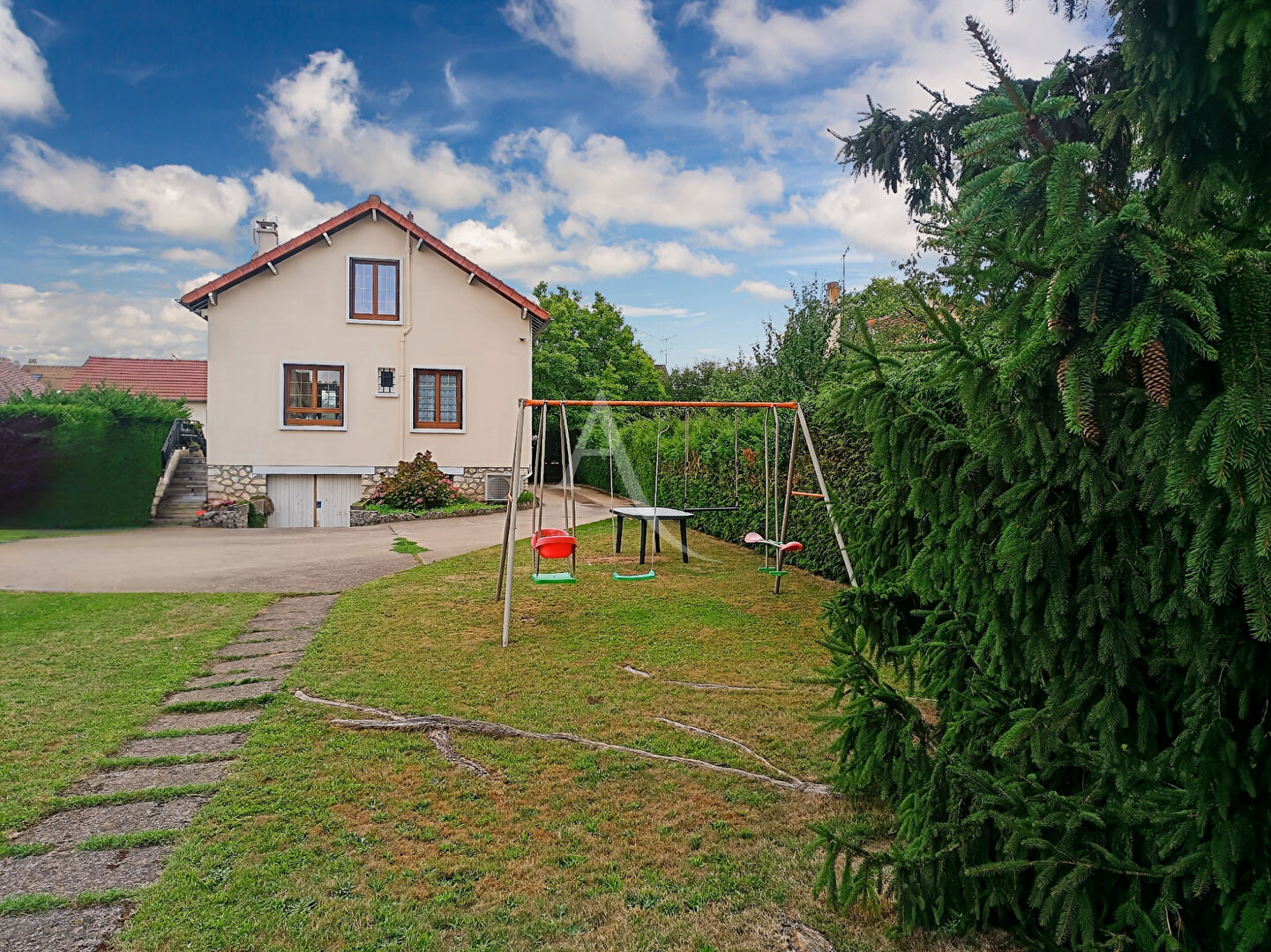 Maison sur sous-sol total à ETRECHY