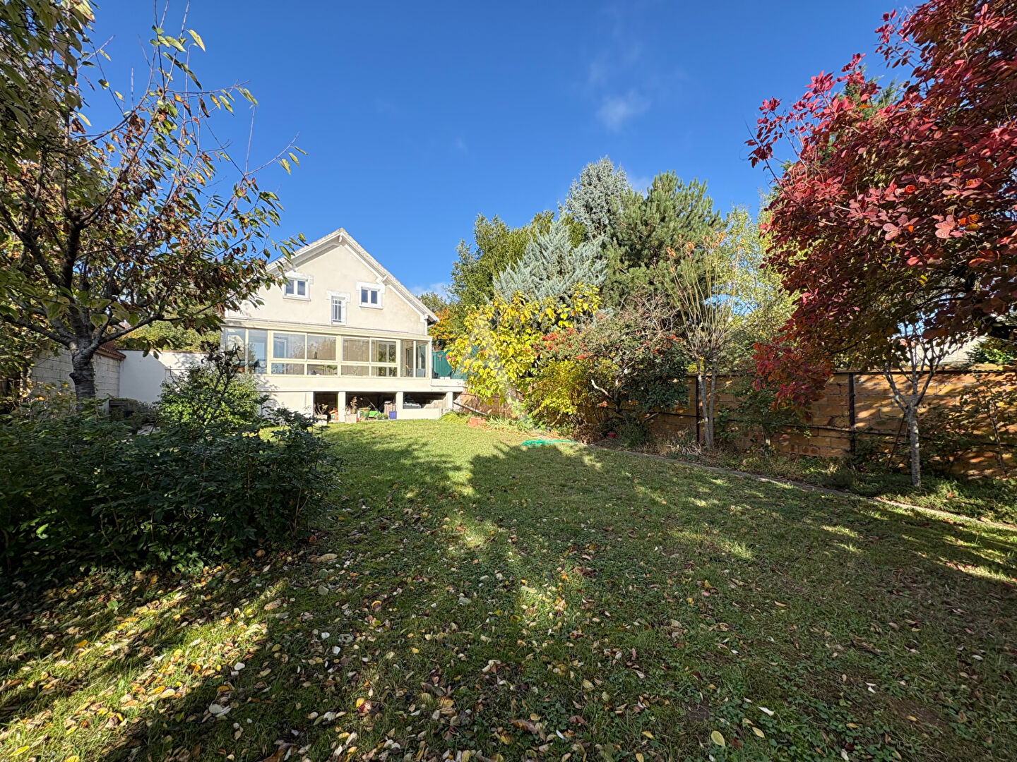 Maison pleine de charme sur sous-sol total à Etrechy