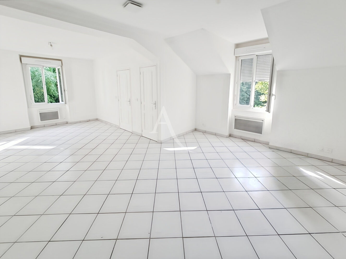 Agence immobilière de 
 L'Adresse  MASSY OPERA - L'ADRESSE ARPAJON 
