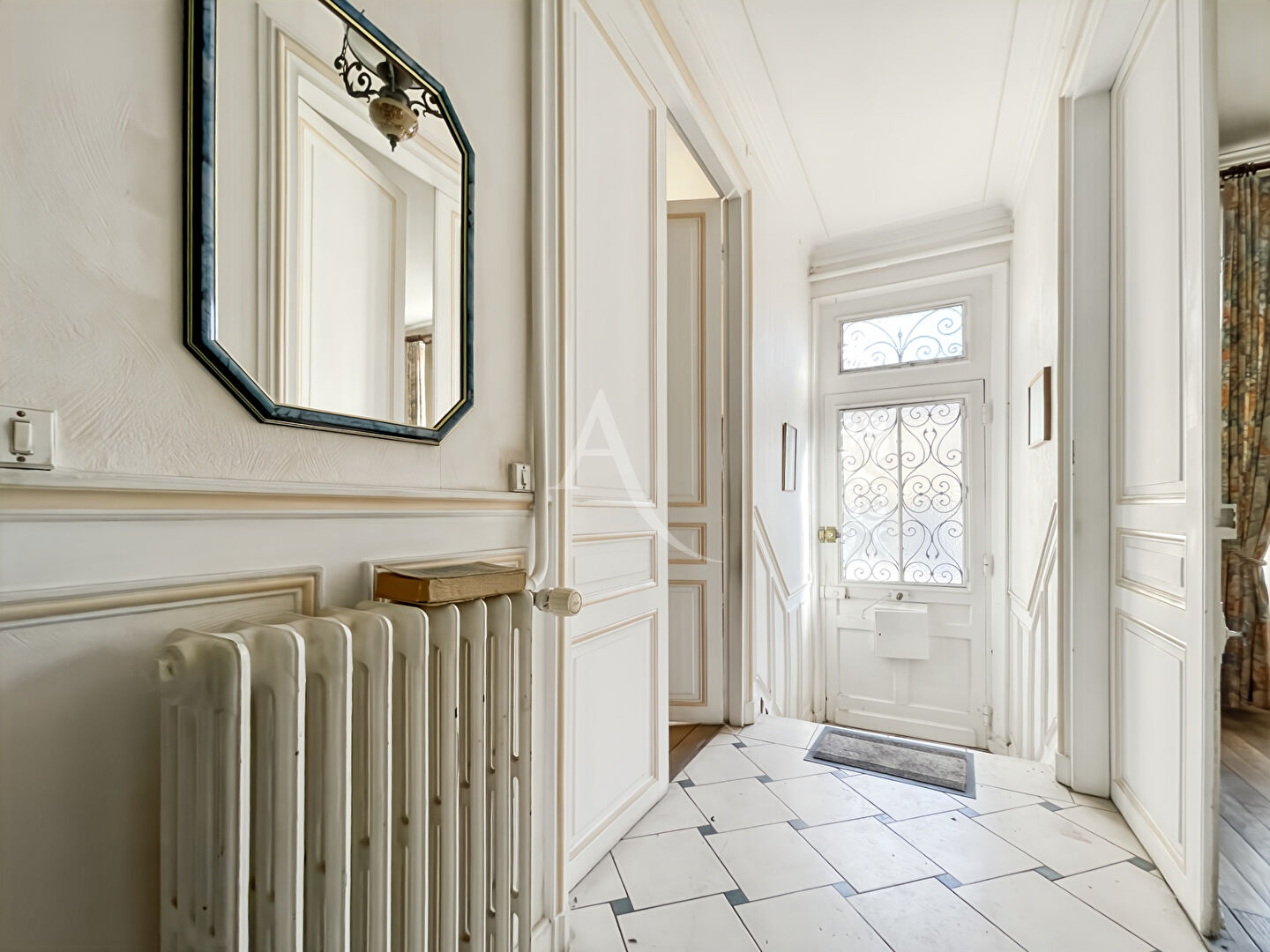 Photo MAISON DE VILLE EN CENTRE-VILLE HISTORIQUE image 2/6