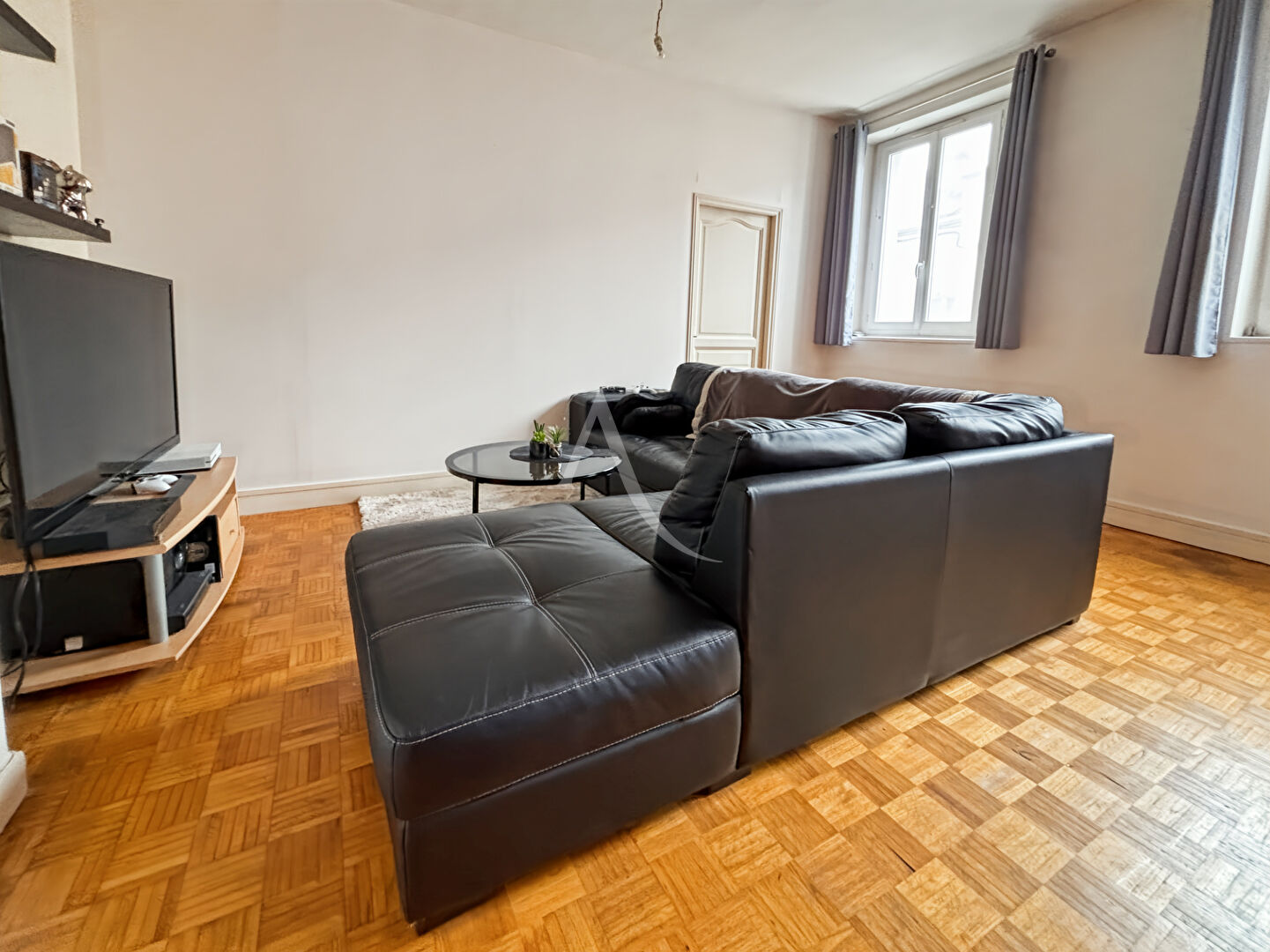 Photo APPARTEMENT 2 PIÈCES ? ANCIEN MOULIN ? PROCHE GARE ET COMMERCES image 2/5