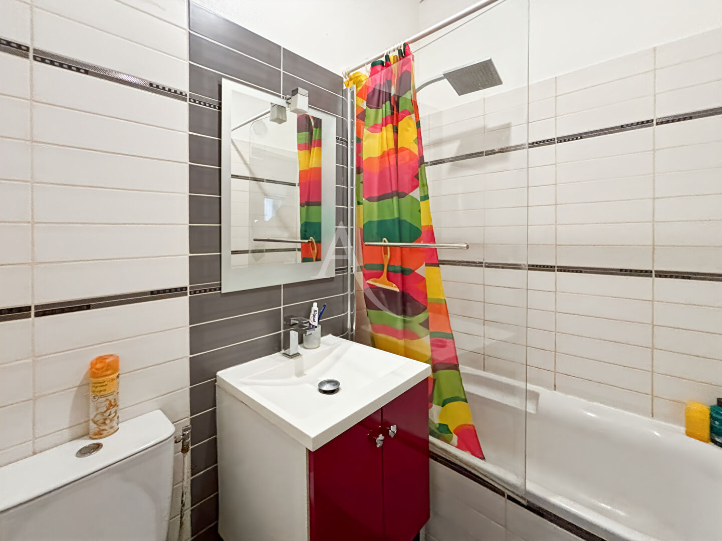 Photo APPARTEMENT 2 PIÈCES ? ANCIEN MOULIN ? PROCHE GARE ET COMMERCES image 4/5