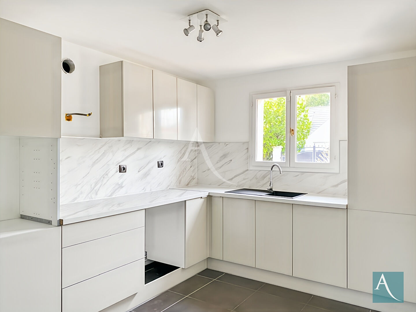 Photo Maison 139 m² Terrain 660 m² 4 chambres Saint-Germain-lès-Arpajon 91180 image 4/6