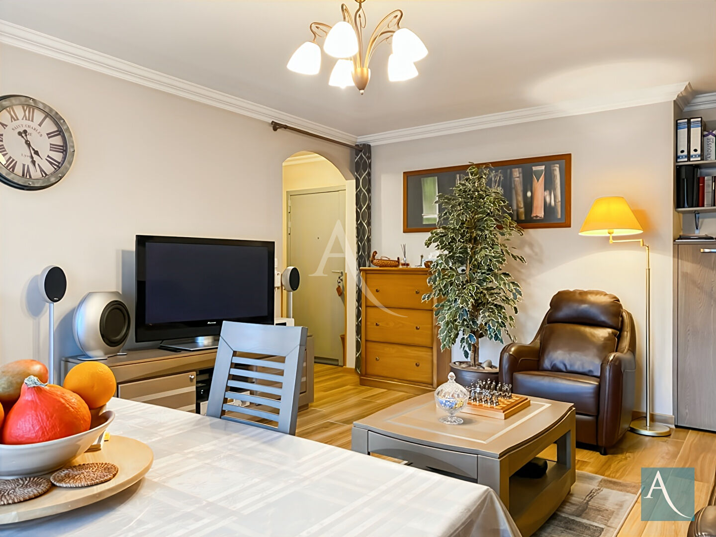 Photo Appartement T3 - 71.29 m²  - hypercentre, balcon filant, double stationnement - Arpajon 91290 image 4/6