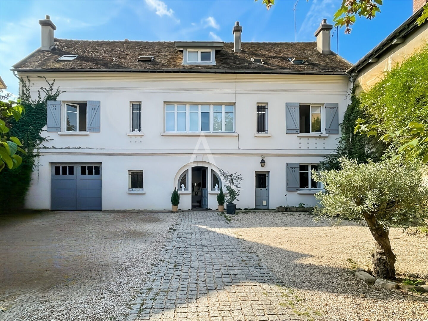 Agence immobilière de 
 L'Adresse  MASSY OPERA - L'ADRESSE ARPAJON 
