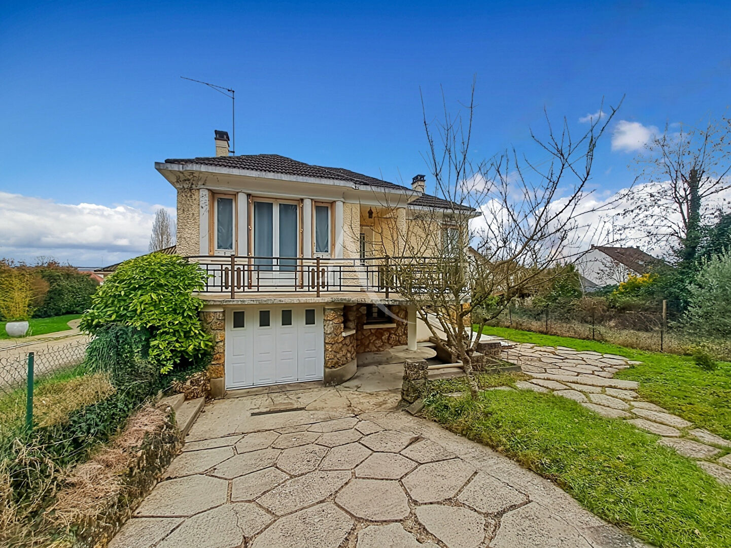 Agence immobilière de 
 L'Adresse  MASSY OPERA - L'ADRESSE ARPAJON 
