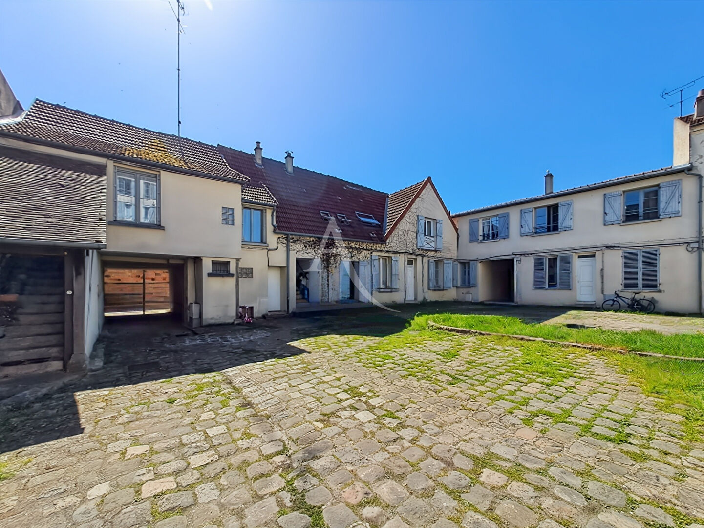 Agence immobilière de 
 L'Adresse  MASSY OPERA - L'ADRESSE ARPAJON 
