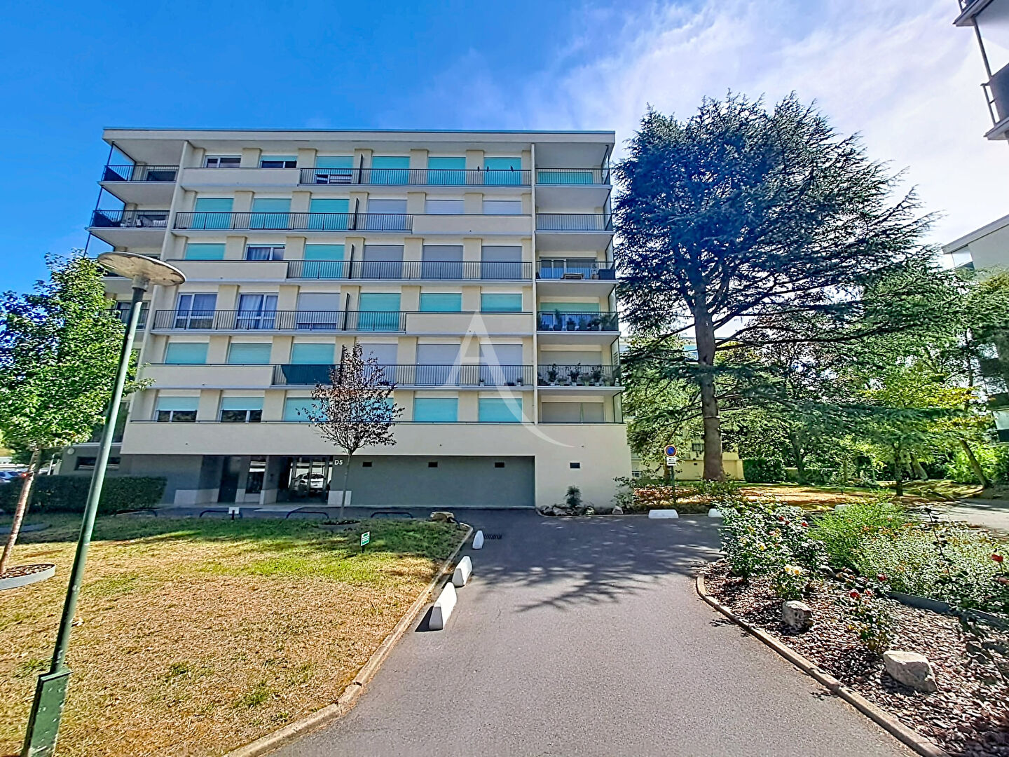 Agence immobilière de 
 L'Adresse  MASSY OPERA - L'ADRESSE ARPAJON 
