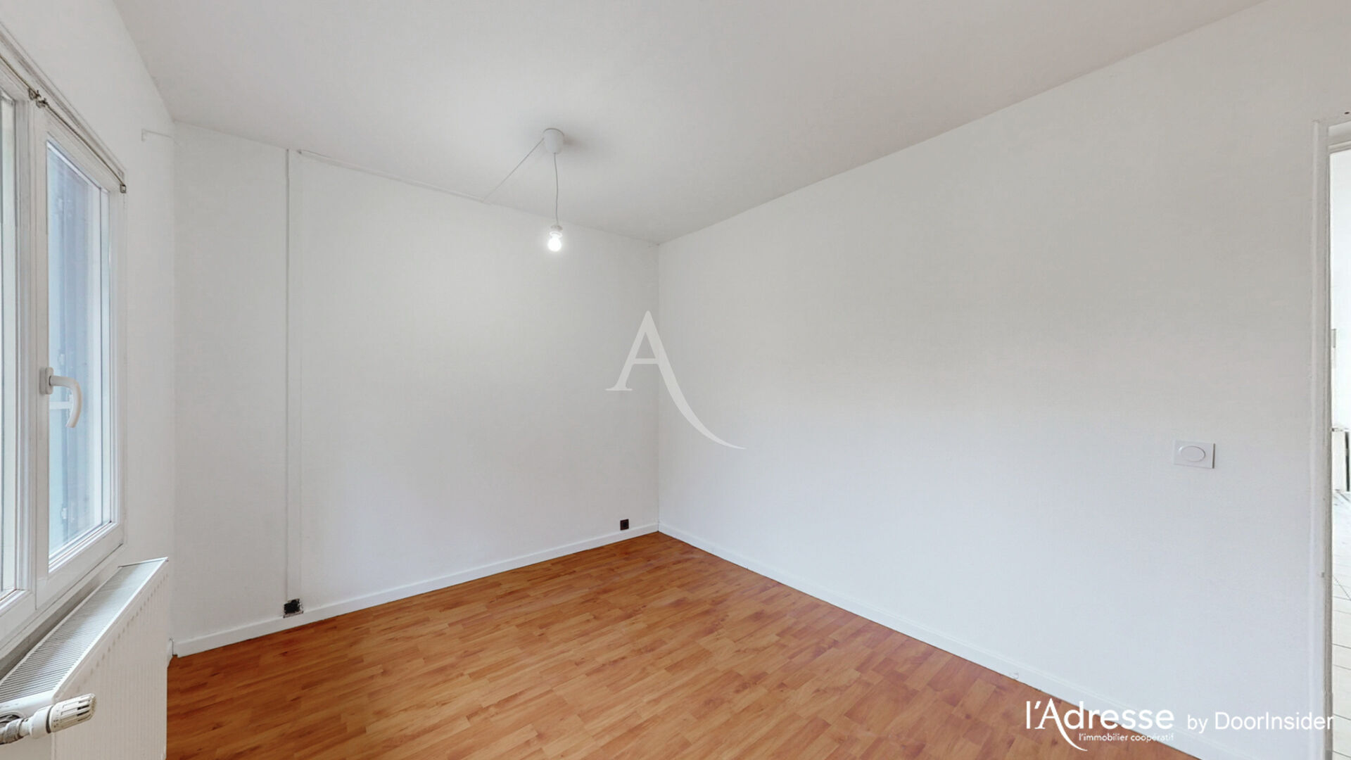 Photo Immeuble SAINTE-GENEVIEVE-DES-BOIS 5 appartements avec 6 parkings 241.98m² image 6/6
