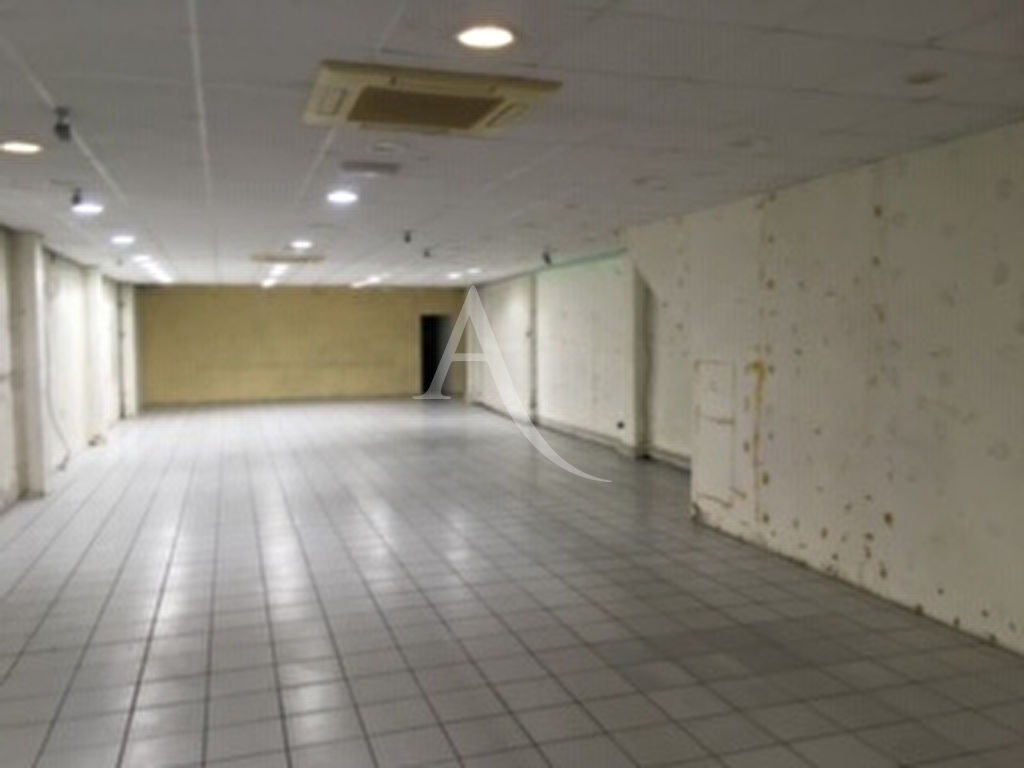 Local commercial bd de la République Agen . 200 m2