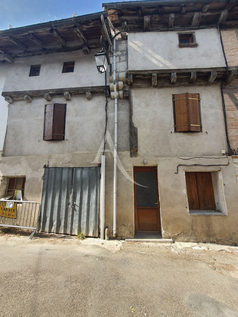 Photo MAISON DE VILLAGE EN PIERRE AVEC COUR  INTERIEURE image 2/4