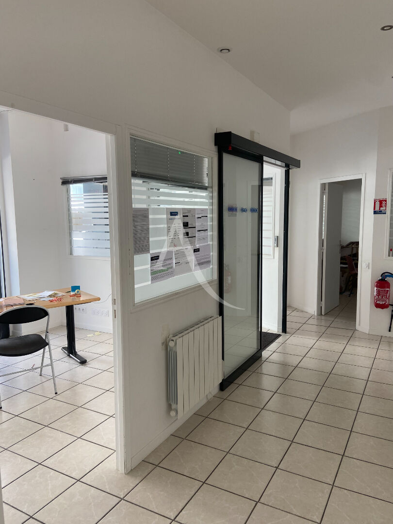 Photo Local commercial ou Bureaux Agen 130 m2 image 3/6