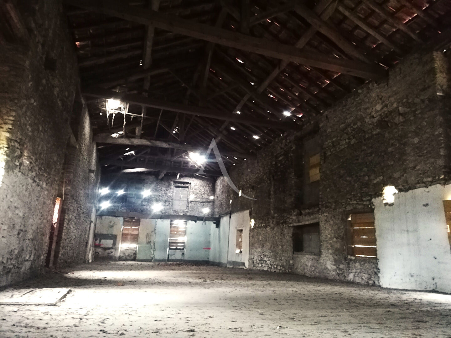 Photo Graulhet. Bâtisse de 390 m² à rénover . image 4/5