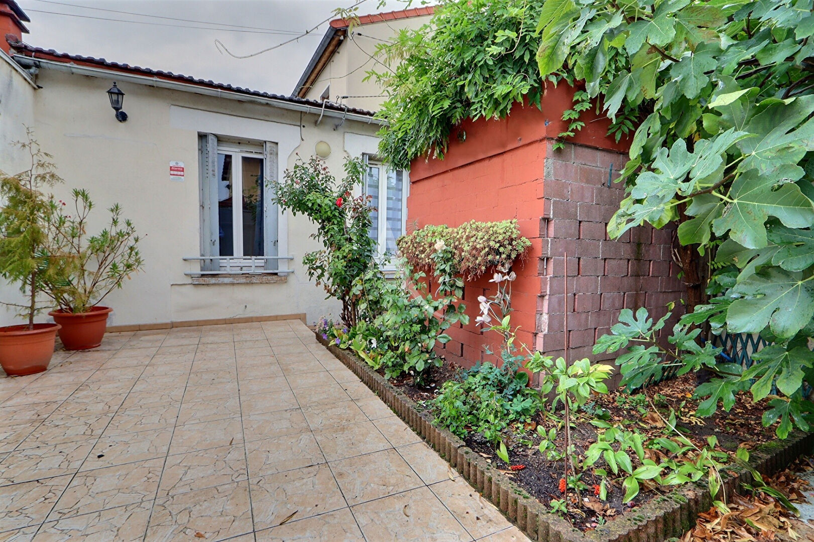 Photo Maison Saint Denis 41.31 m2 image 1/6