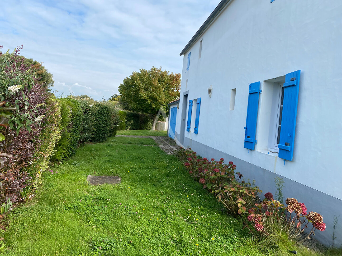 Agence immobilière de 
 Les embruns Immobilier - L'ADRESSE NOIRMOUTIER 
