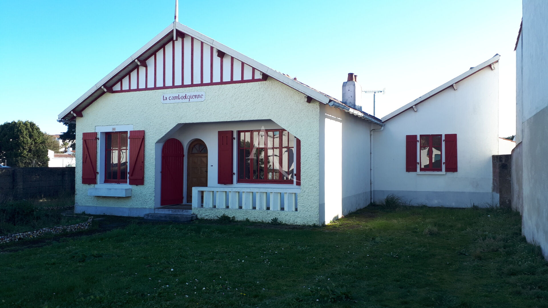 Maison La Guériniere centre bourg,  200m à pied de la plage de l'océan.