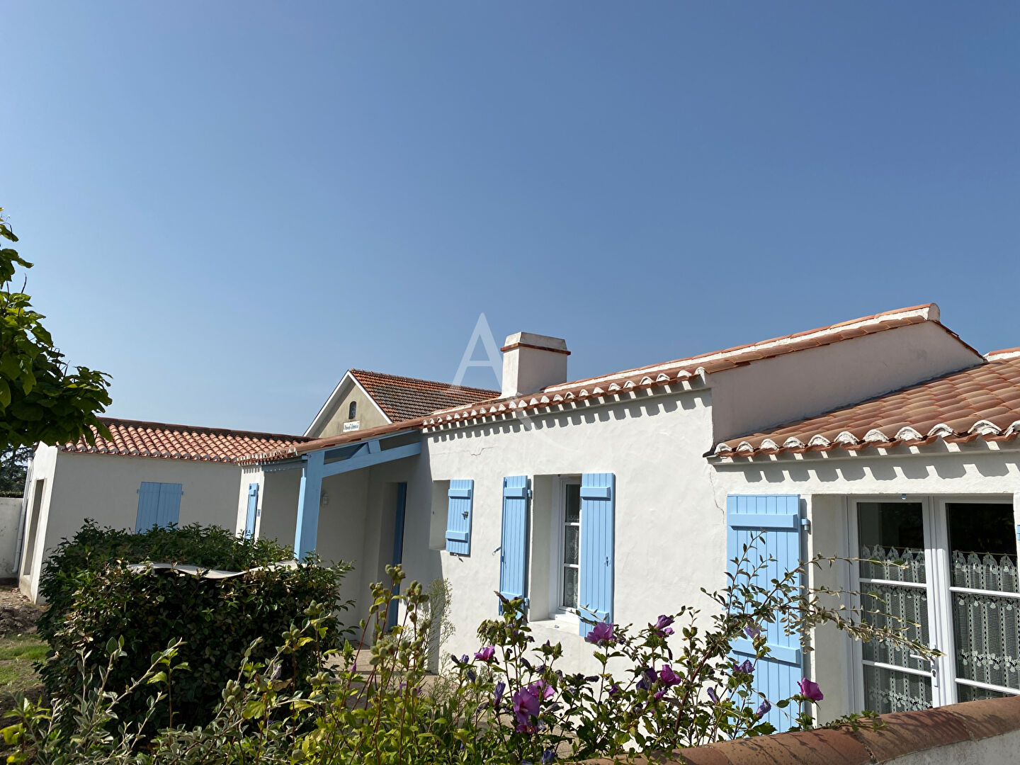 Agence immobilière de 
 Les embruns Immobilier - L'ADRESSE NOIRMOUTIER 
