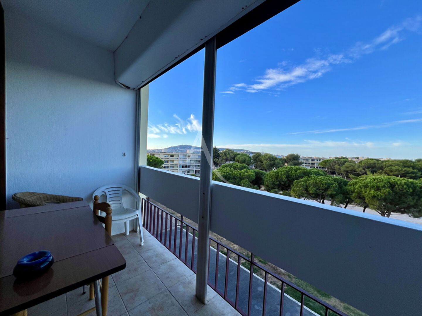 Photo A louer - T1 - à l'année - Balaruc Les Bains - 24,09 avec vue parc image 2/4