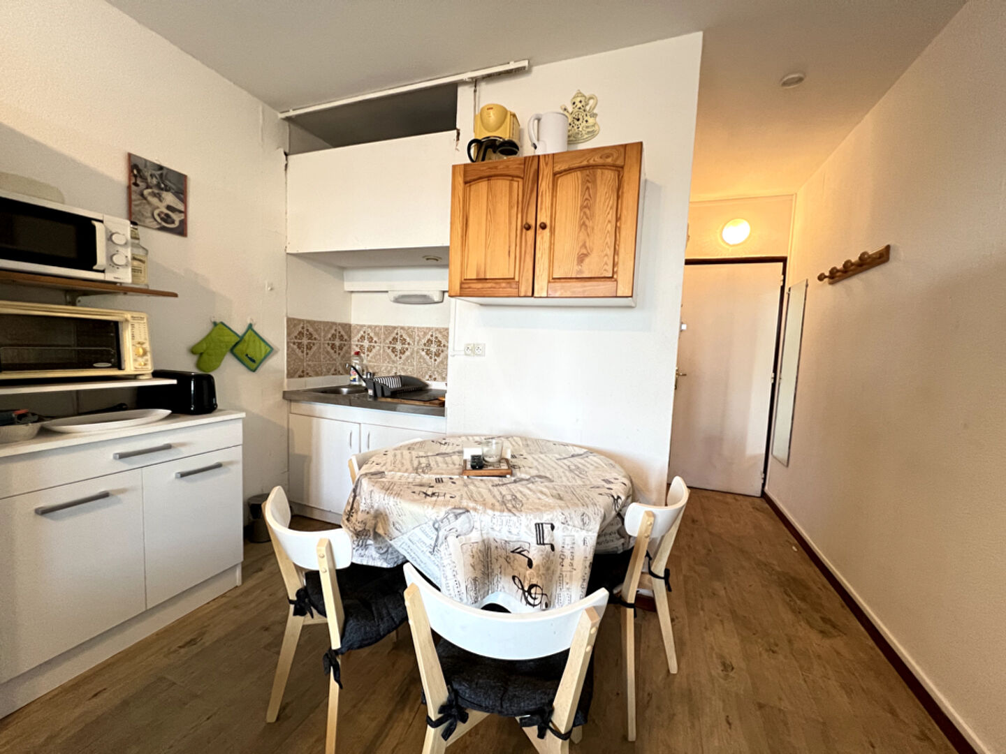 Photo A louer - T1 - à l'année - Balaruc Les Bains - 24,09 avec vue parc image 3/4