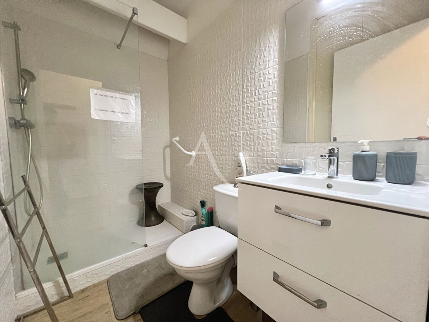 Photo A louer - T1 - à l'année - Balaruc Les Bains - 24,09 avec vue parc image 4/4