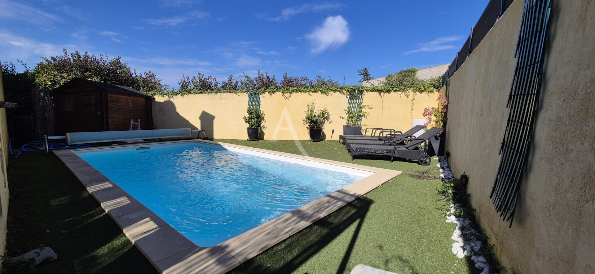 Maison Gigean 4 pièce(s) 140 m2 avec piscine