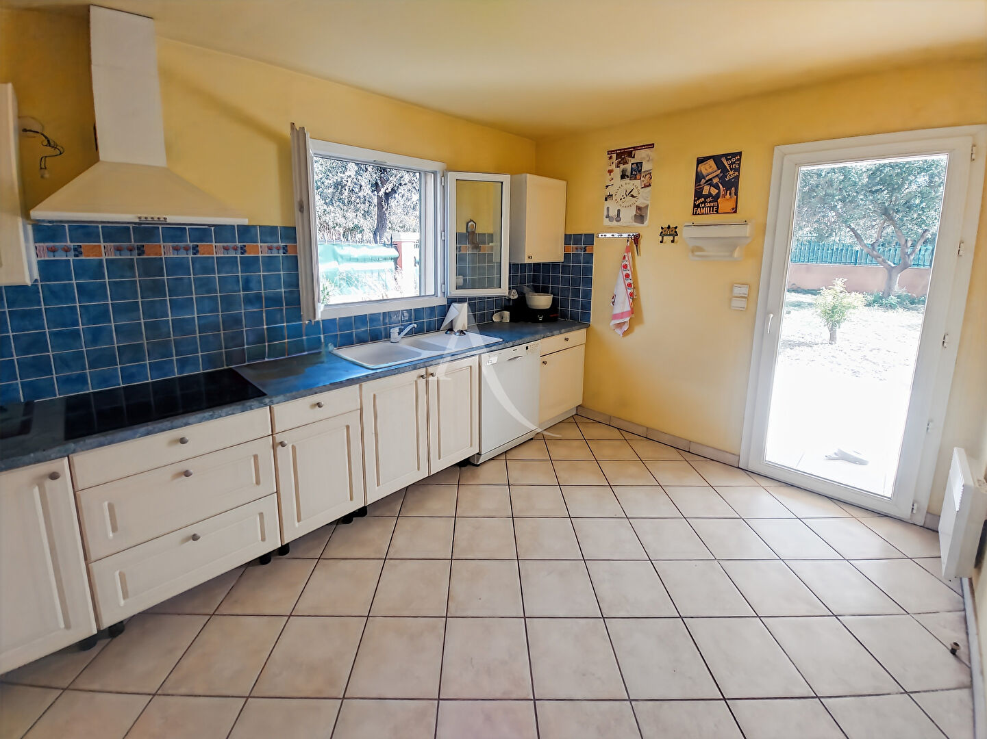 Photo CARQUEIRANNE GRAND APPARTEMENT AVEC TERRASSE ET JARDIN ! image 4/5