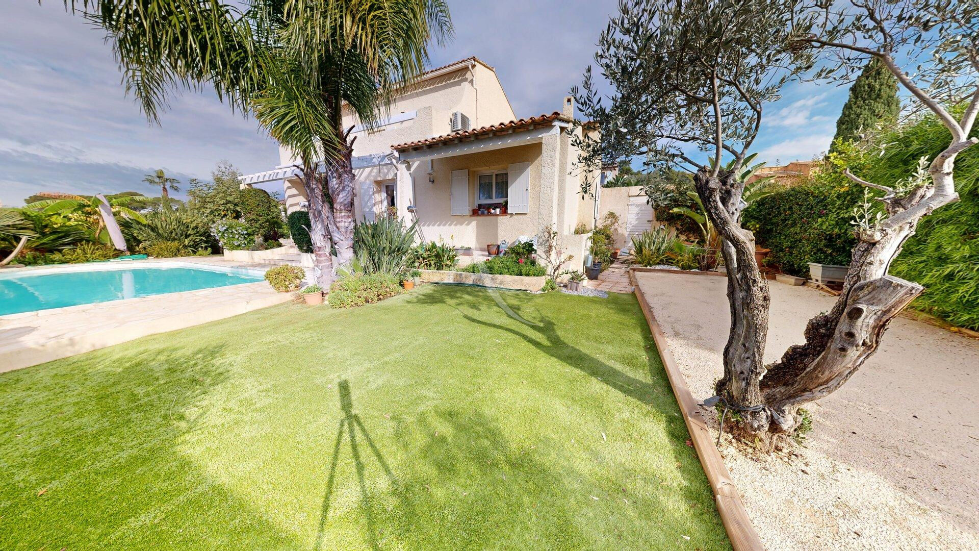 Maison en parfait état avec piscine - Calme et emplacement recherché