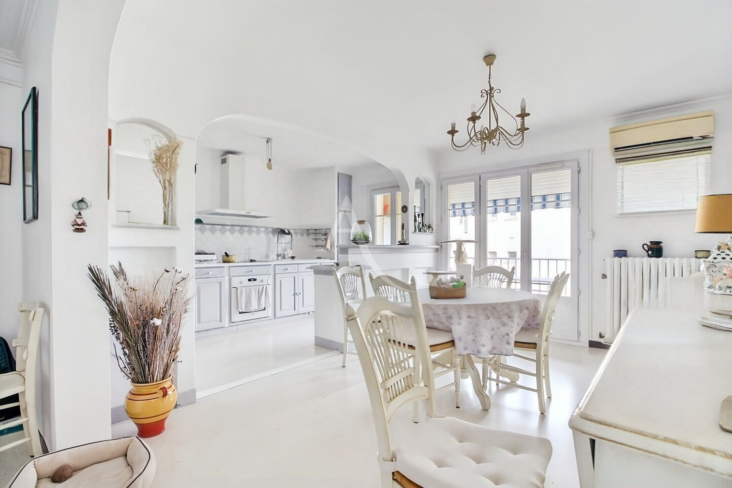 Photo Port de Carqueiranne, T3  parking, cave et poss garage en supplément ! image 2/6