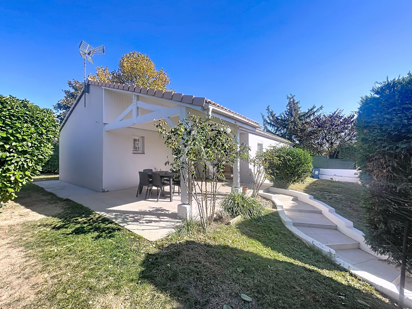 Agence immobilière de L'Adresse Claire B Immobilier - L'Adresse Claire B Immobilier