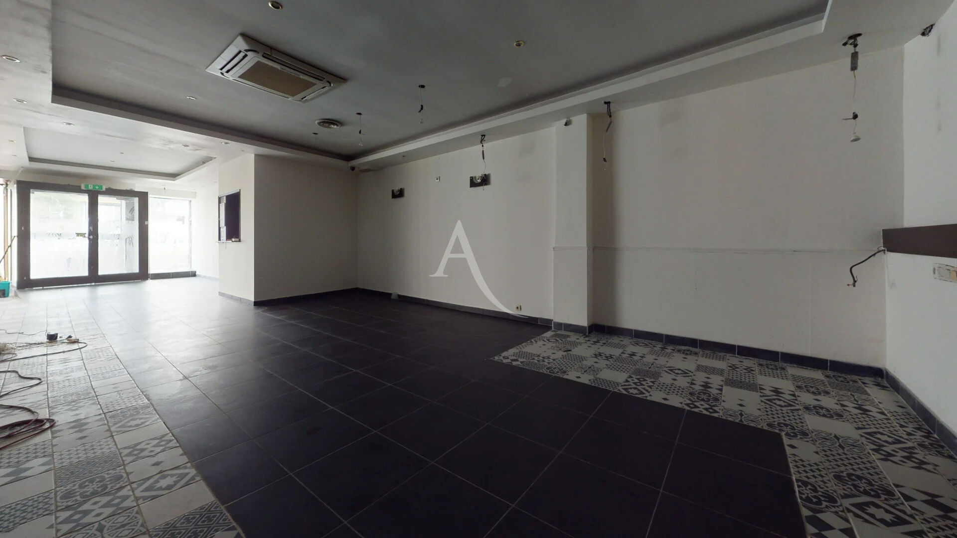 Photo Local commercial Conflans Sainte Honorine image 3/4