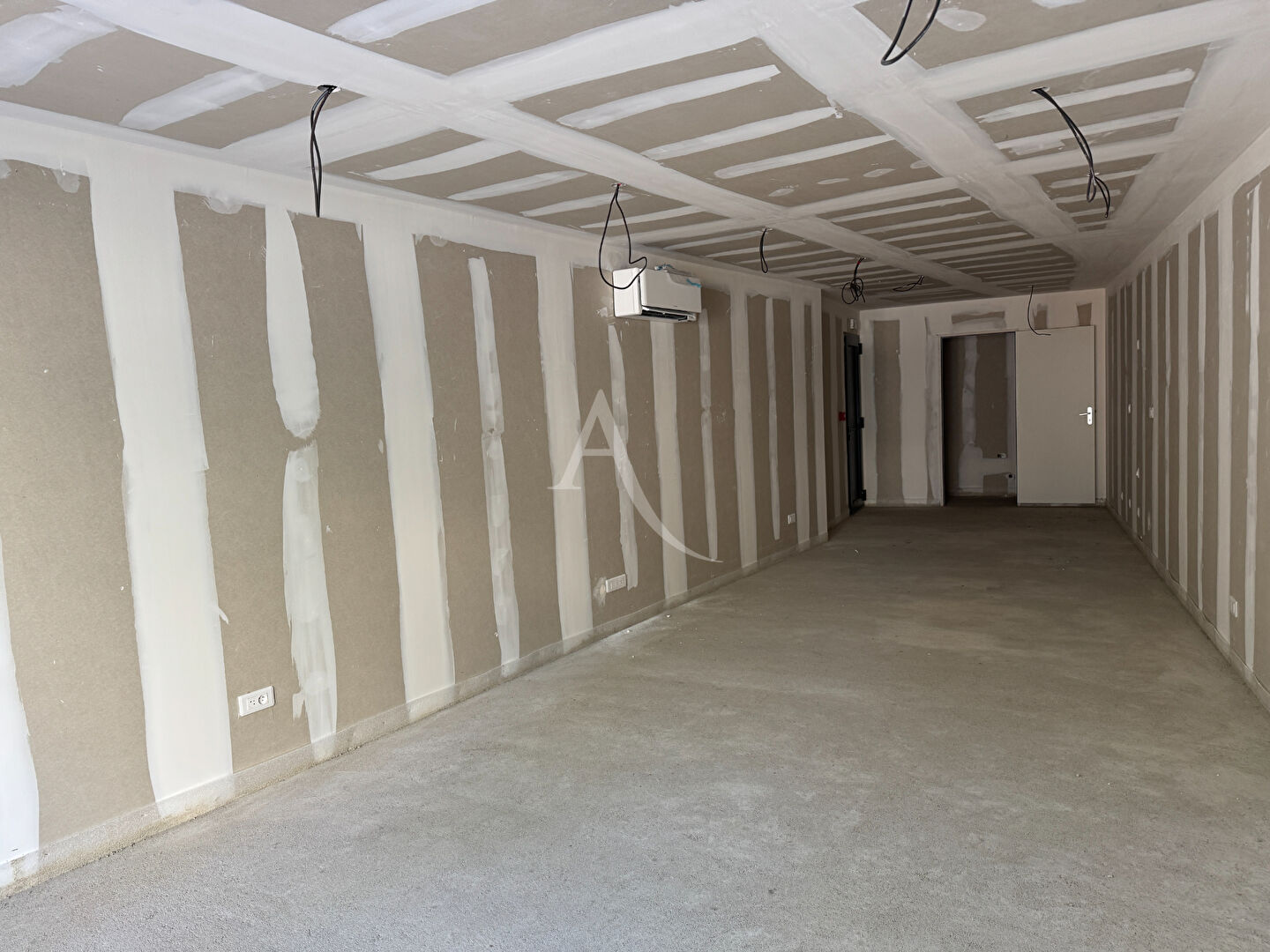 Photo Local commercial 40.2 m² image 3/6