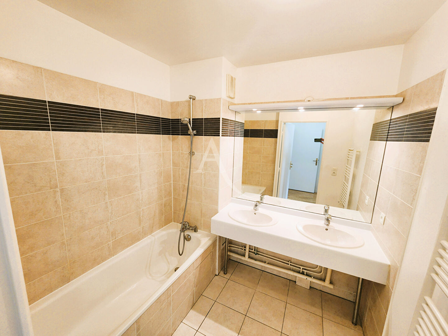 Photo Appartement  3 pièce(s) 65.28 m2 image 3/5