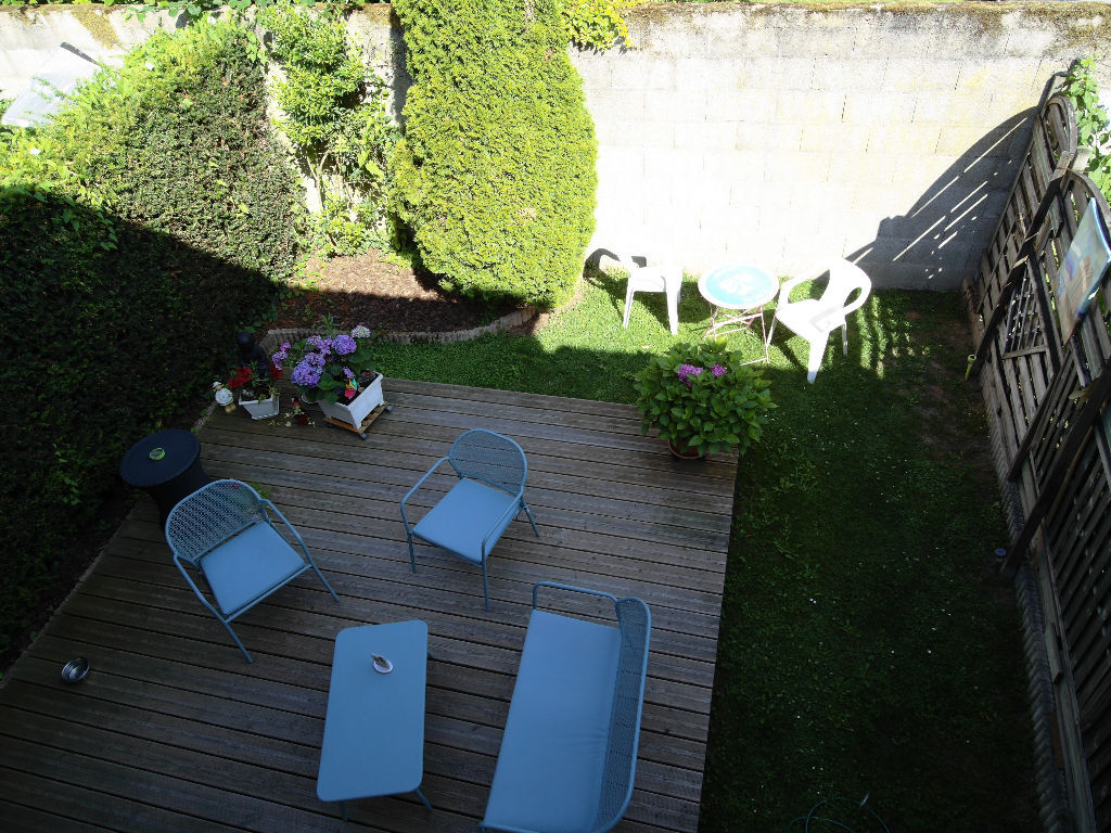 Maison avec jardin et un garage fermé à Nantes/Colocation acceptée