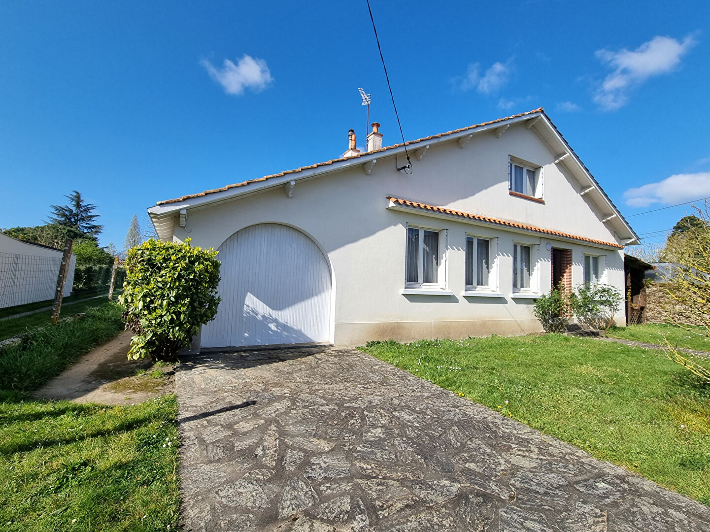 Agence immobilière de L'Adresse Agence 230