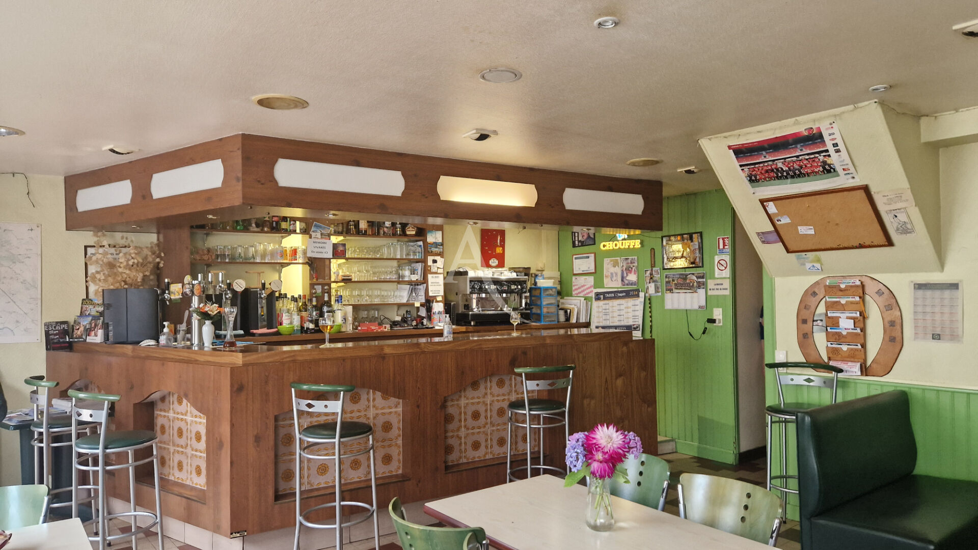 Bar - brasserie, fond de commerce 70m² + logement