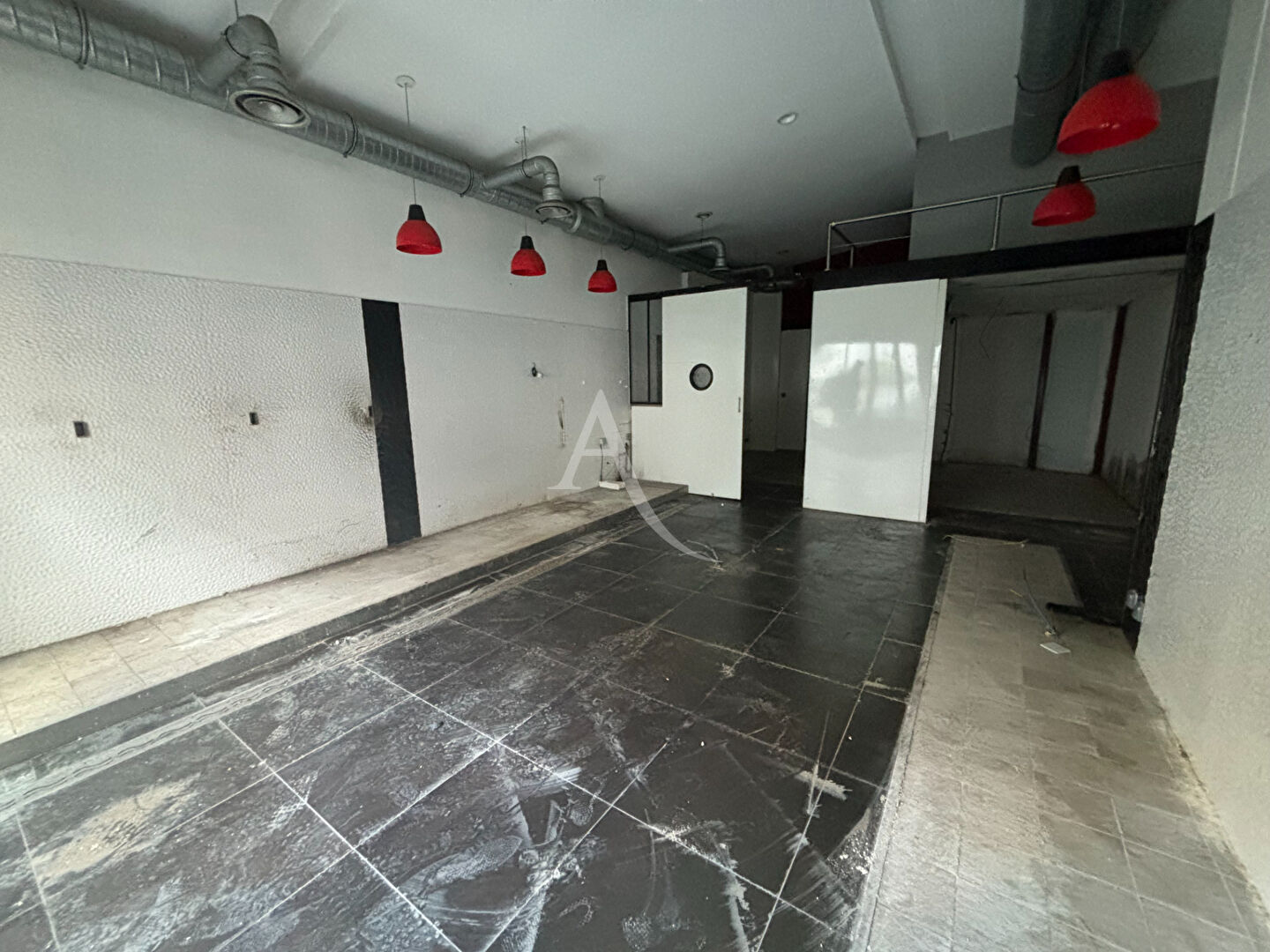 A Louer - Local commercial - LE PLESSIS ROBINSON