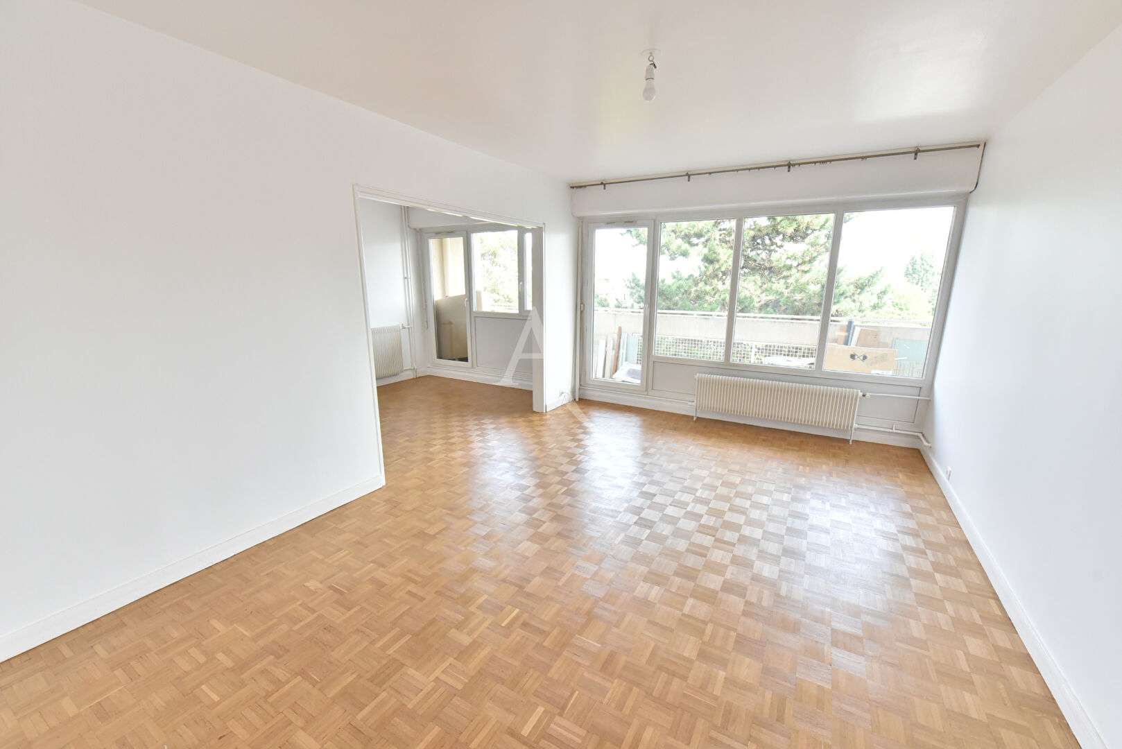 4 pièces 105 m² Proche RER B ROBINSON