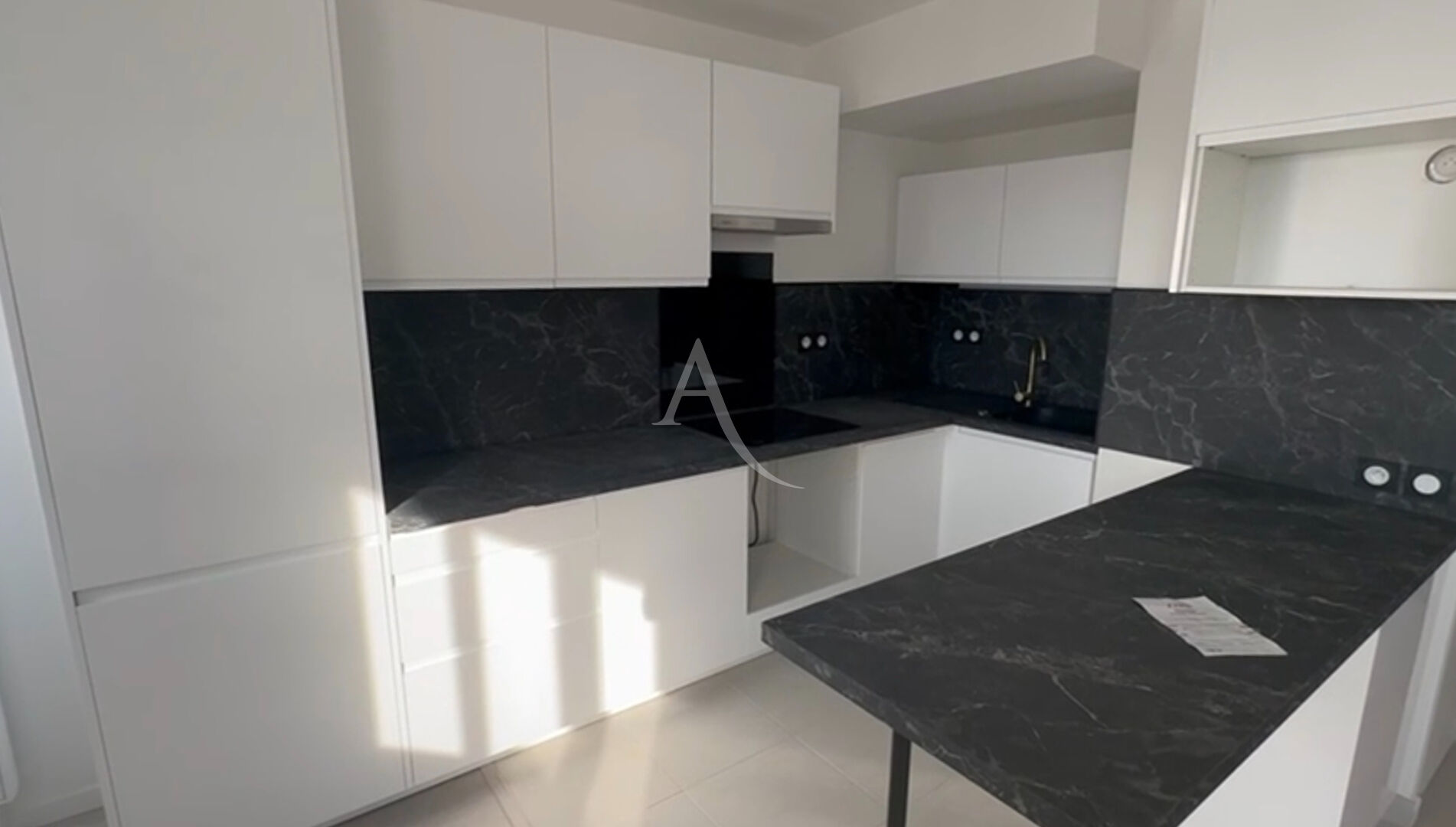 Photo Appartement Chessy 3 pièce(s) 75.60 m2 + balcon + 2 place de parking image 1/6