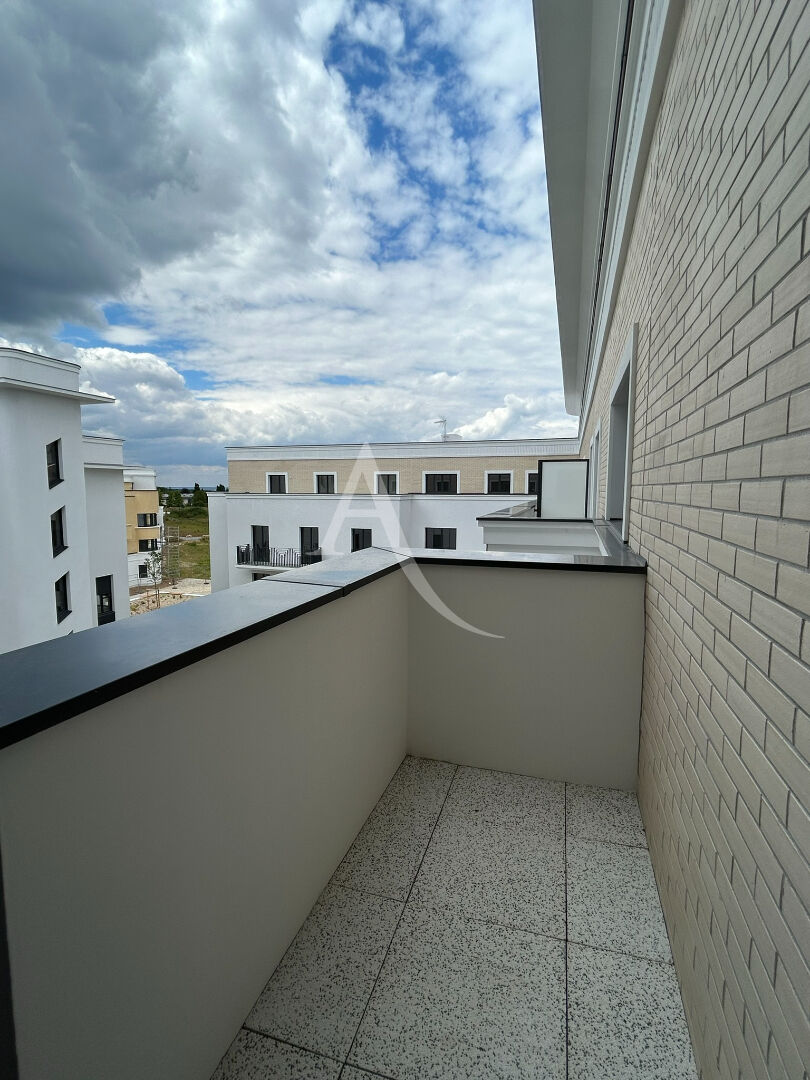 Photo Appartement Chessy 3 pièce(s) 75.60 m2 + balcon + 2 place de parking image 3/6