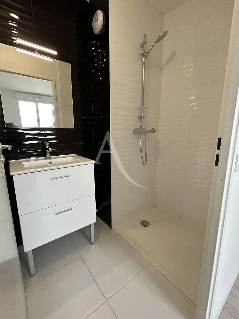 Photo Appartement Chessy 3 pièce(s) 75.60 m2 + balcon + 2 place de parking image 5/6