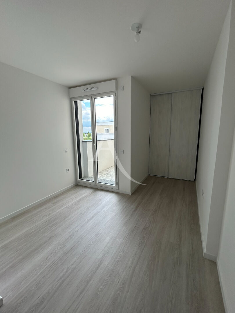 Photo Appartement Chessy 3 pièce(s) 75.60 m2 + balcon + 2 place de parking image 6/6