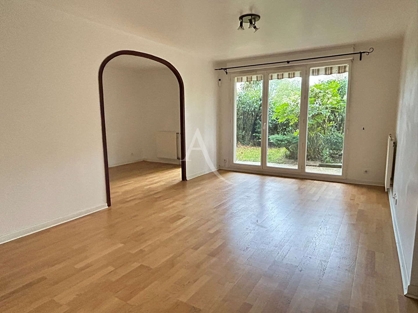 Photo Appartement Bussy Saint Georges 2 pièce(s) + JARDINS + 2 PARKINGS image 4/6