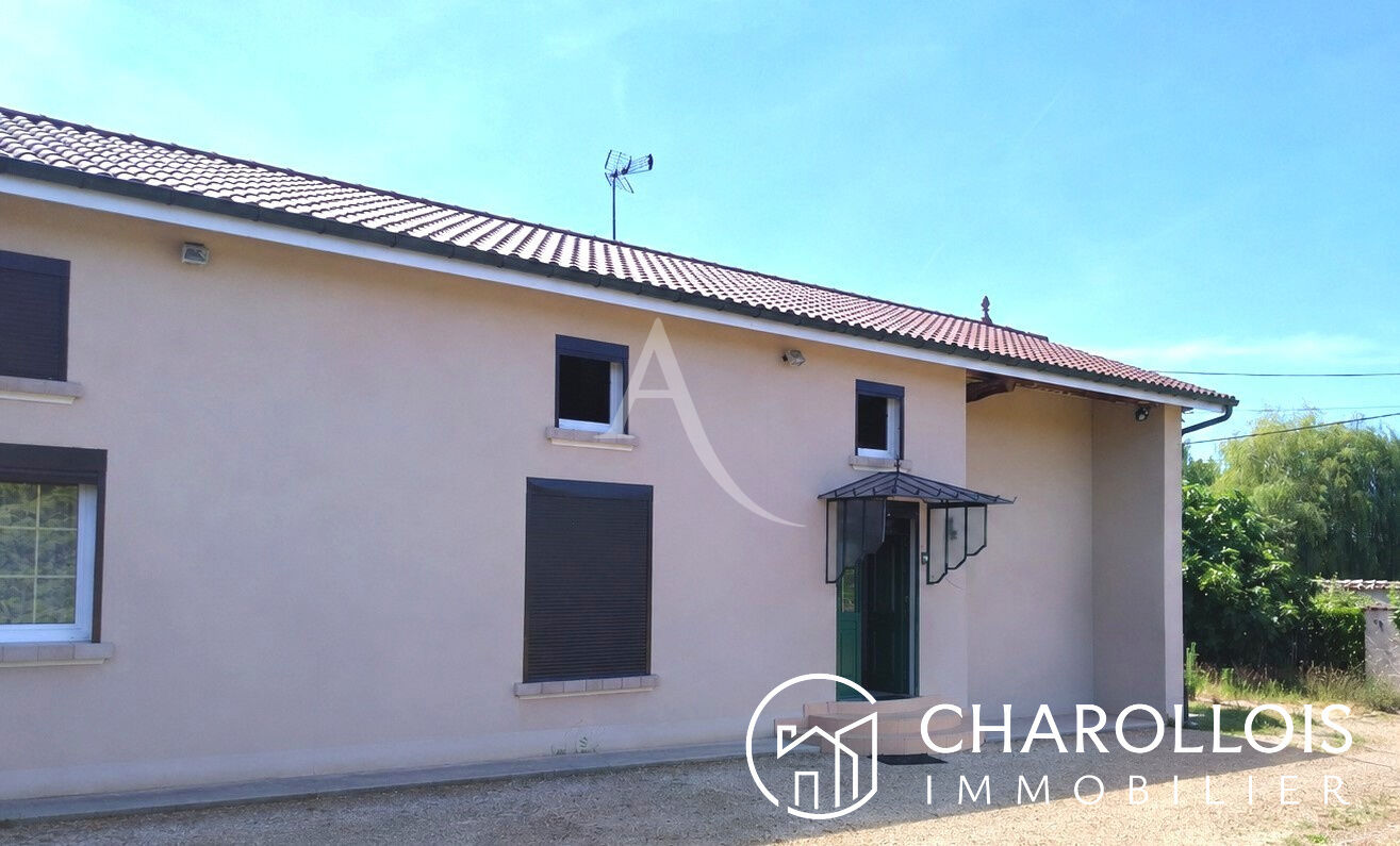 Corps de ferme rénové - 112 m² - SAINT JEAN SUR VEYLE