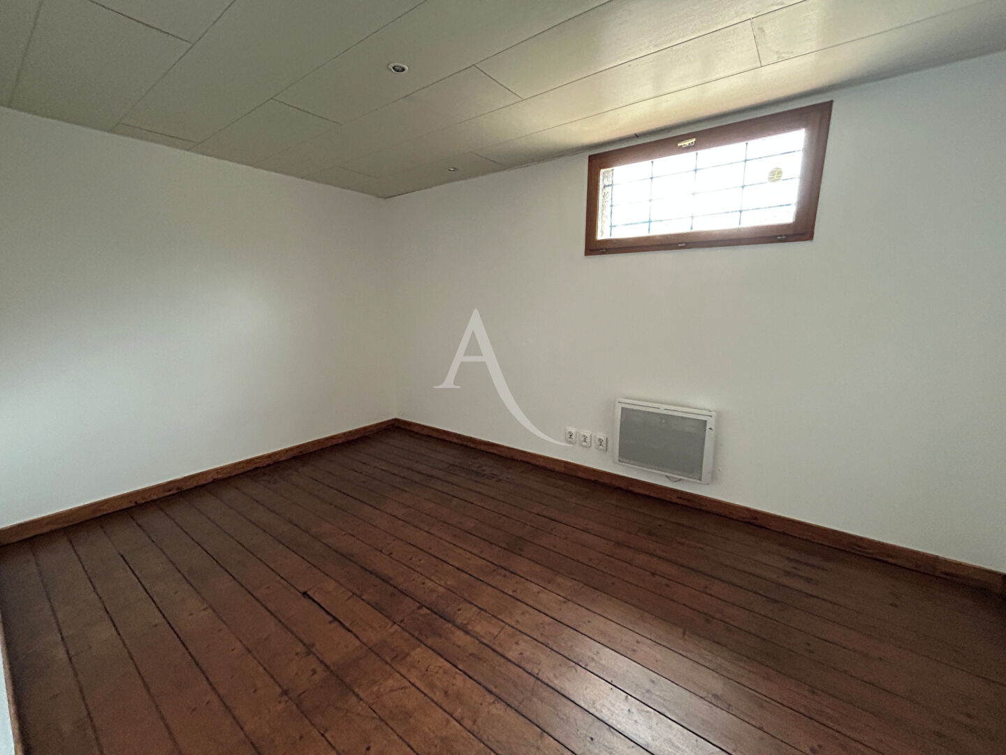 Photo MARGUERITTES - Maison de type 5 bis image 6/6